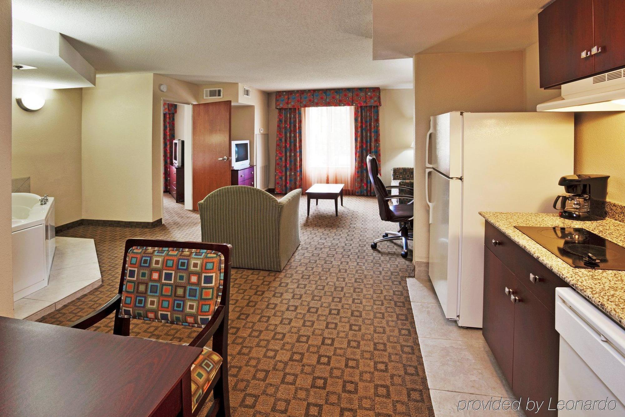 Holiday Inn Express Hotel And Suites Petersburg - Fort Lee, An Ihg Hotel Стая снимка